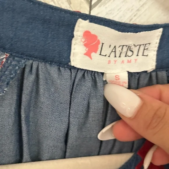 Latiste embroidered chambray maxi dress with side slits - Picture 4 of 11